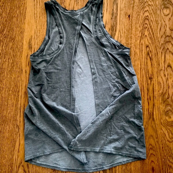 Lululemon top - Picture 2 of 3